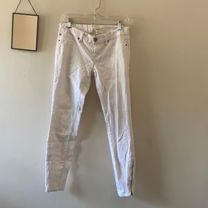 White skinny jeans